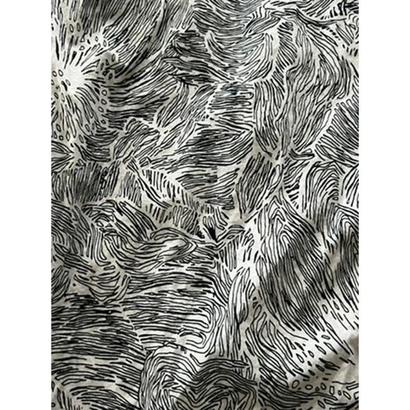 EUC Men's Perry Ellis button up dress shirt size XXL, black and white w flowers - Picture 7 of 8